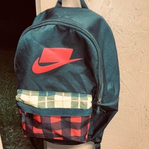 Nike HERITAGE 72 Backpack